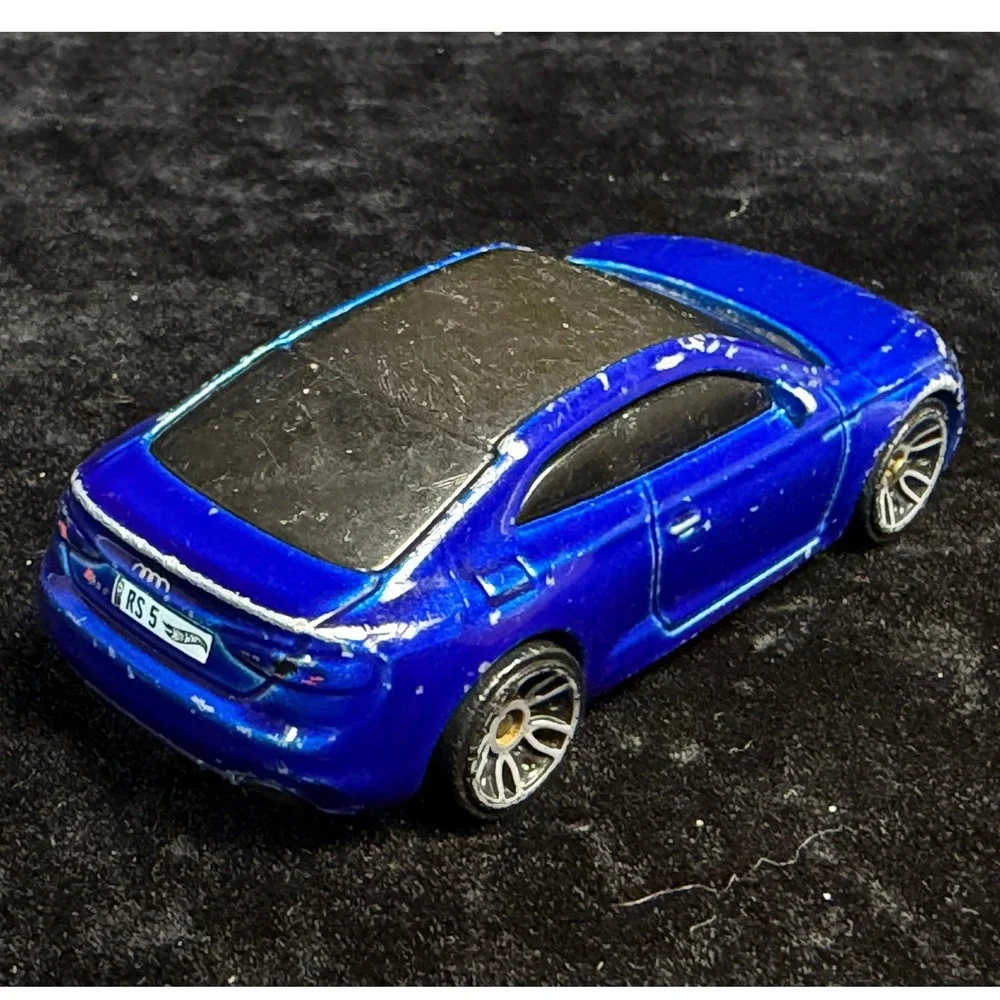 Hot Wheels-Lot of 4: Mazda Cosmo Sport, Lamborghini Urus, VW Beetle, Audi RS5